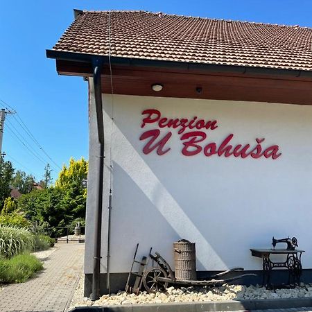 Penzion U Bohusa Lednice Bagian luar foto