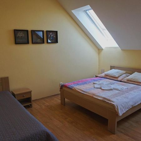 Penzion U Bohusa Lednice Bagian luar foto