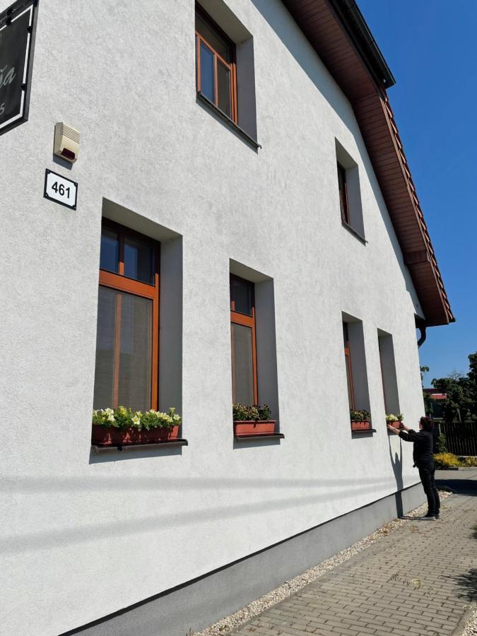 Penzion U Bohusa Lednice Bagian luar foto