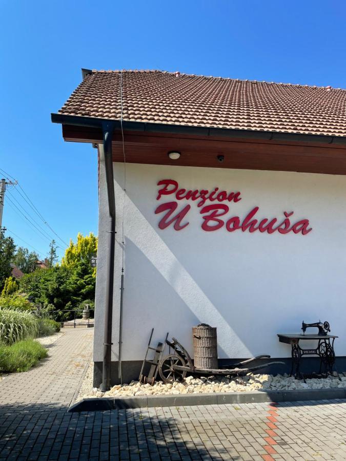 Penzion U Bohusa Lednice Bagian luar foto