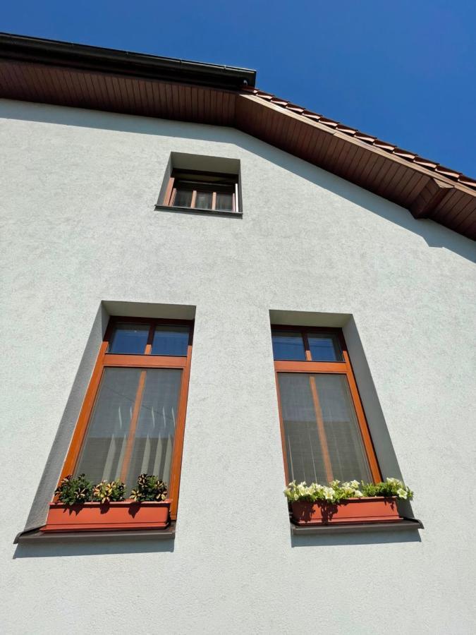Penzion U Bohusa Lednice Bagian luar foto