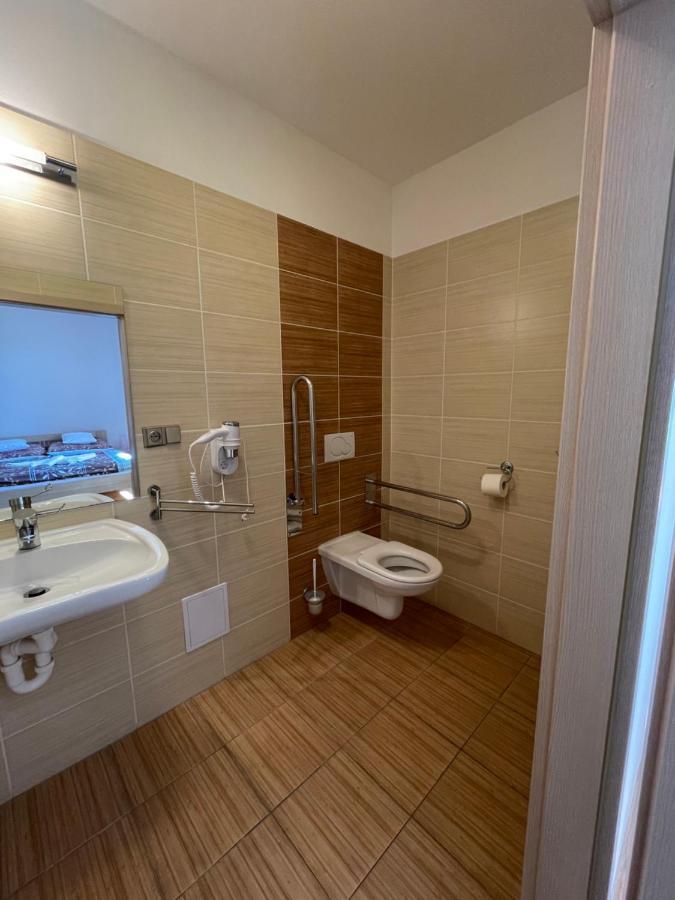 Penzion U Bohusa Lednice Bagian luar foto