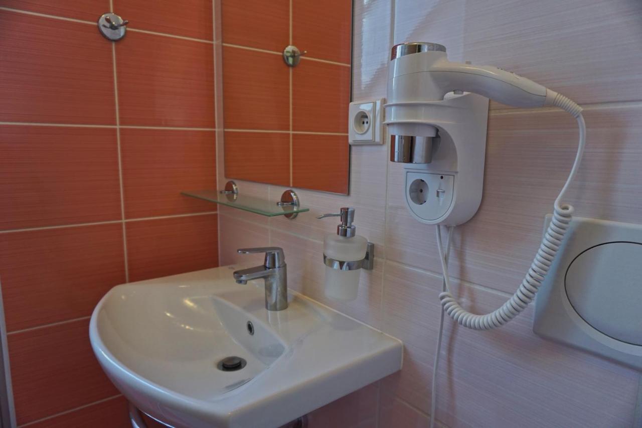 Penzion U Bohusa Lednice Bagian luar foto