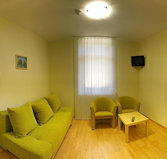 Penzion U Bohusa Lednice Ruang foto