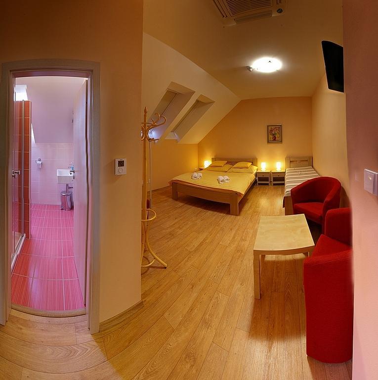 Penzion U Bohusa Lednice Ruang foto